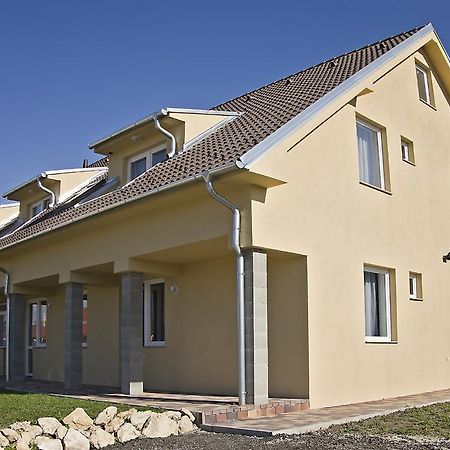 Luca Apartman 쇼프론 외부 사진